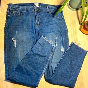 Light-Distressed style Jeans